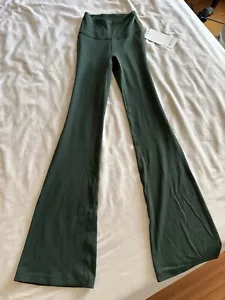 Pantaloni svasati Lululemon Groove SHR Nulu *Regular Legacy verdi LGYG pantaloni svasati 2 - Foto 1 di 8