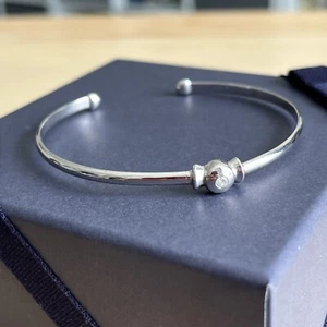 9 Carat White Gold Diamond Bangle / Bracelet - Picture 1 of 12