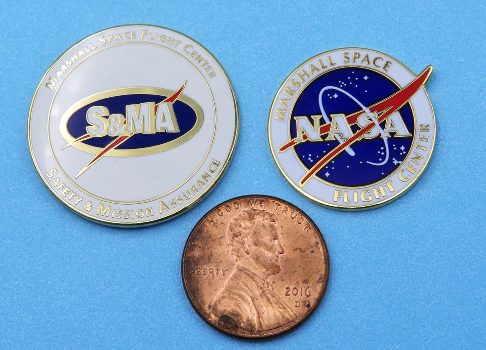 Par de PIN de la NASA de colección logotipo VECTOR / Centro de Vuelo Espacial MARSHALL / Seguridad S & MA Foto 1 de 1