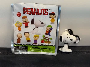 Monogram Peanuts Snoopy 3D Figural Bag Clip Keychain Series 4 - Picture 1 of 1