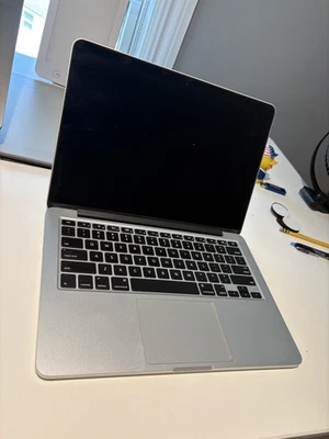 Apple MacBook Pro Late-2013 - 13.3” Retina Display w/ 2.6Ghz Intel i5 Dual Core - Image 1 of 4
