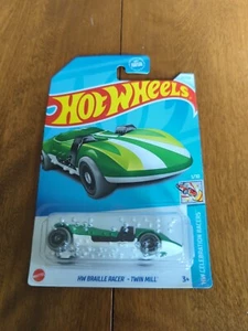 2024 Hot Wheels Hw Celebration Racers Hw Braille Racer Twin Mill, 27/250 Verde - Foto 1 di 3