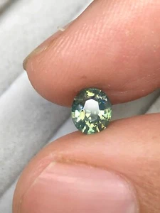 0.6ct natural silky gree sapphire , milky sapphire - Picture 1 of 4