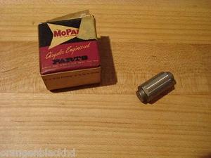 NOS MOPAR 1955-61 A/T TORQUE CONVERTER CONTROL VALVE NIB!!! - Bild 1 von 2