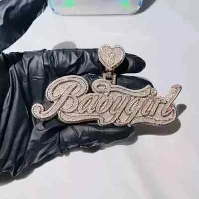 Colgante Moissanita Corte Redondo 4Ct Para Hombre Personaliza Cualquier Número Chapado en Oro Rosa 14K Foto 1 de 4