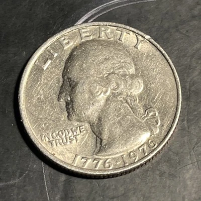 Cuarto Bicentenario 1776-1977 sin marca de ceca forma sin circular Foto 1 de 4