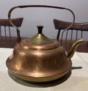 Vintage Copper & Brass TEAPOT Made in Holland ‘M’ Stamp - Picture 1 of 10