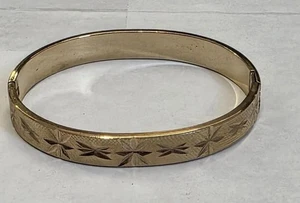 Vintage Gold Tone Hinged Bangle Bracelet Starburst Etched Design 2.5" Wide - Picture 1 of 11