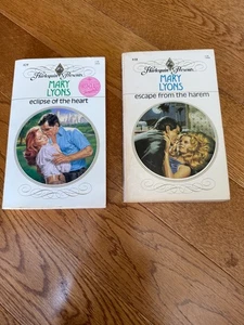 Pre Owned Harleigh Quinn Presents mary lyons vintage paperback romance novels - Bild 1 von 1