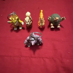 Lotto di 5 portachiavi e filatori Pokémon giocattoli Burger King vintage. L1 - Foto 1 di 9