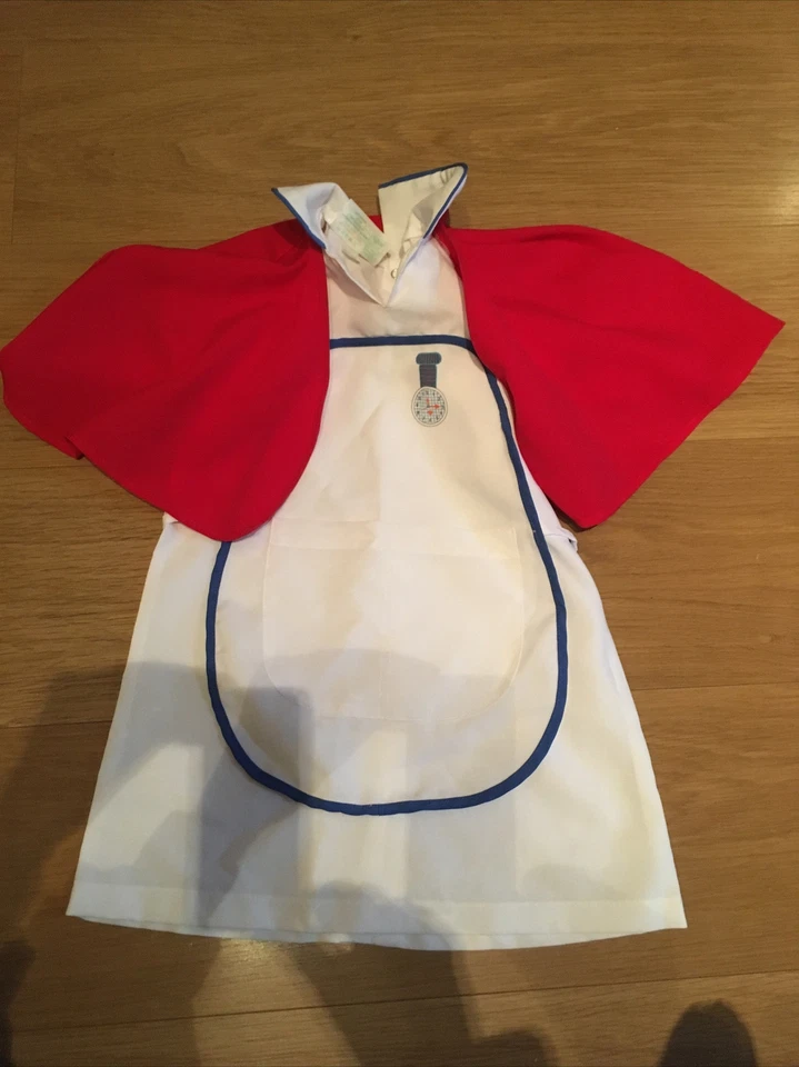 Conjunto de vestir de enfermera con capa de centro de aprendizaje temprano Foto 1 de 1