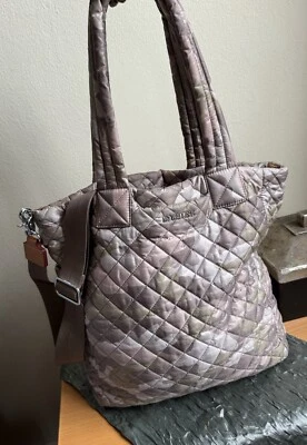 MZ 华莱士豪华尼龙绗缝托特包旅行周末大号迷彩 — 第 1/4 张图片