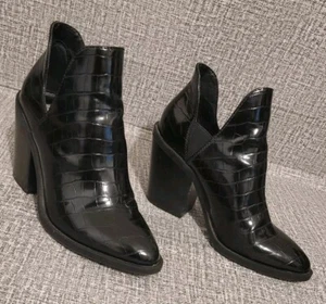 Steve Madden Leve Block Heel Ankle Boot Womens Size 7M Croc Embossed Slip-on - Picture 1 of 7
