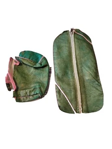 Barbie Vintage Borsa Porta Indumenti e Borsone con Cerniera Morbida Verde Lame con Bordo Rosa. - Foto 1 di 7