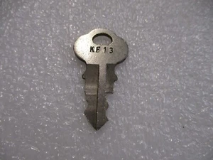 Johnson Evinrude OMC Outboard Key KF 13 Replacement - Foto 1 di 2