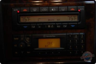 Conjunto de luz trasera interior izquierda usada se adapta a: Mercedes-benz Mercedes clase e 21 2000 Foto 1 de 4