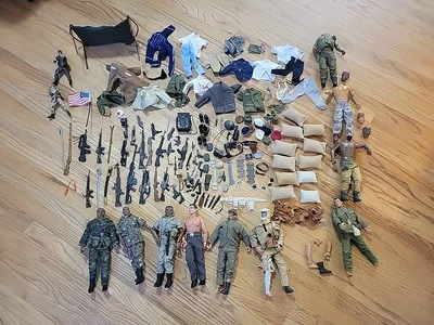 老式 90 年代特种部队可动人偶 10 件 12 英寸士兵、配件和衣服。  — 第 1/4 张图片