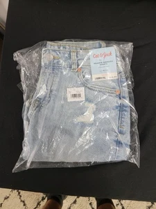 Cat and jack relaxed bermuda girls shorts size 10/12 and 6/7 available - Picture 1 of 1