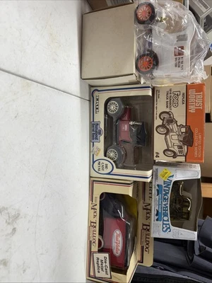 NICE LOT OF 5 Ertl 1918 True Value Ford  Barrel Bank Delivery Van Truck Banks - Image 1 of 4