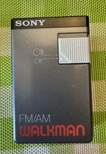 Sony Walkman SRF-19W FM AM Stereo Receiver With Headphones WORKS - Picture 1 of 13