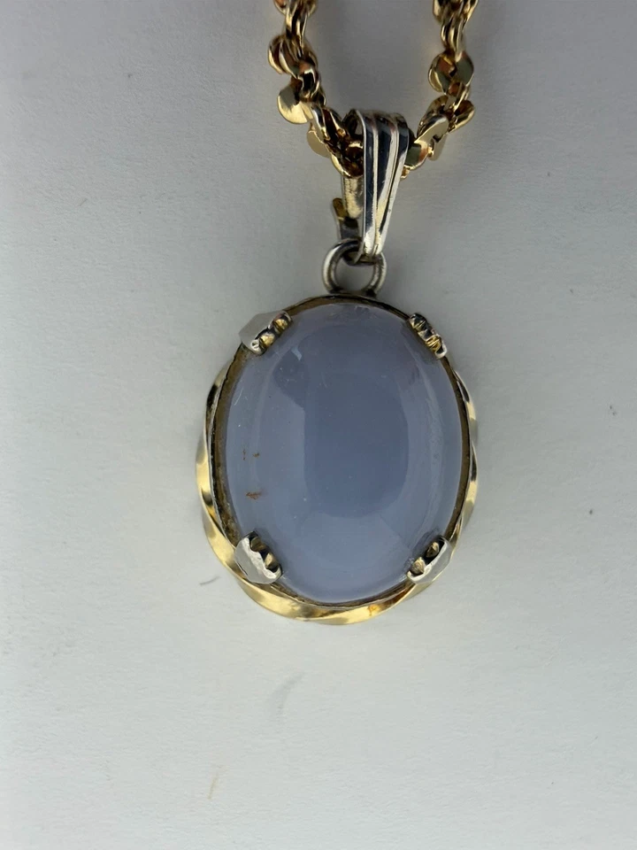Cadena colgante Ellensburg azul ágata llena de oro de 14 quilates Foto 1 de 4
