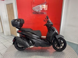 2024 Piaggio Beverly 400 - Picture 1 of 15