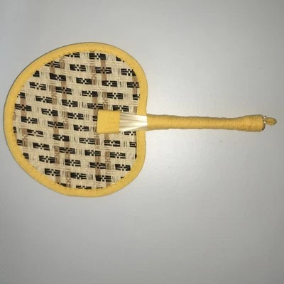 Mini abanico de paja tejido a mano abanico de mano de bambú vintage abanico estilo princesa de verano Foto 1 de 4