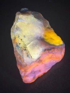 Hokkaidoite Hokkaido Stone Fluorescent Natural Mineral Opal 141g Japan - Picture 1 of 21