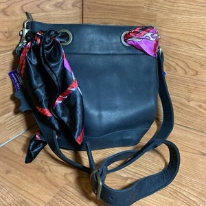 Vera Pelle Medium schwarz Leder Schal Design Umhängetasche Beuteltasche Schultertasche - Bild 1 von 11