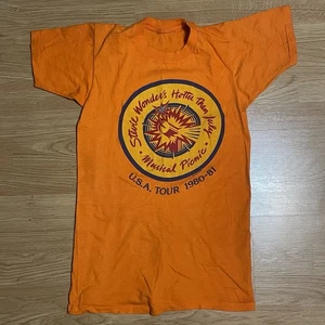 Camiseta de colección 1980 1981 Stevie Wonder Camiseta de banda Camiseta más caliente que julio gira por Estados Unidos - Imagen 1 de 3