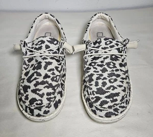 Hey Dude Women’s Wendy Woven Cheetah Grey Size 5 Casual School Walking Comfort - Picture 1 of 8