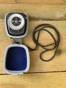 Vintage Gossen Pilot 2 Pocket Light Meter With Strap And Hard Case WORKS - Picture 1 of 8
