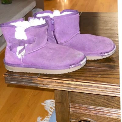 Koolaburra by UGG kids Purple Suede Winter Ankle Boots with Bow Detail Size 1 - Image 1 of 4