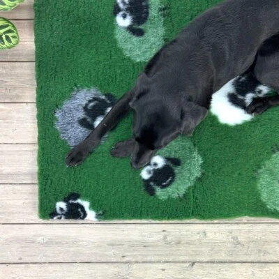SOULPET Sheep in Green Field Vet Bedding NON-SLIP WHELPING FLEECE DOG PUPPY PRO BED Mat
