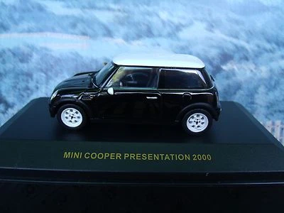 1/43 IXO Mini cooper    2000 - Image 1 of 3
