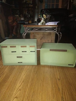 KRESTLINE LINCOLN BREAD BOX COFFEE MID CENTURY AVOCADO TEAK HANDLES - Image 1 of 4