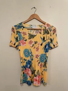 Leo & Ugo Tropical Print Top Size 1 UK 10/12 Yellow Pleated V Neck Short Sleeve - Picture 1 of 10