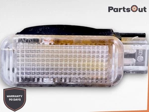 2013-2017 AUDI Q5 FRONT OR REAR RIGHT OR LEFT SIDE COURTESY LIGHT LAMP OEM - Picture 1 of 3