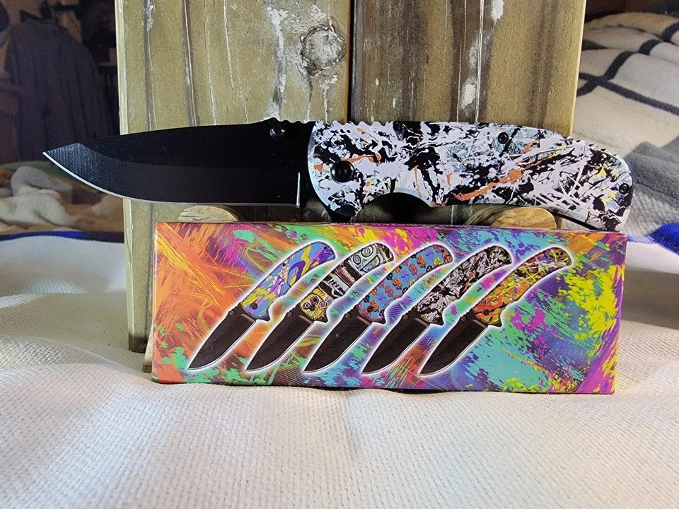 Navaja de bolsillo Blood Splatter Zombie Killer con hoja de acero inoxidable EDC Foto 1 de 4