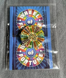 2013 Wheel of Fortune TV Game Show CLUB Enamel PIN in Sealed Package - Picture 1 of 2