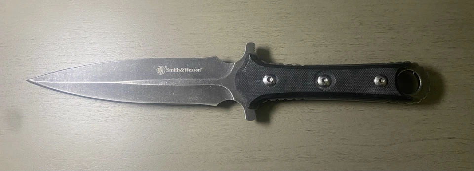 Cuchillo de bota Smith & Wesson SWF606F con funda Foto 1 de 4