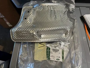 Land Rover Discovery Sport 19-24 LH Rear Bumper Heat Shield Genuine OEM LR138583 - Picture 1 of 5