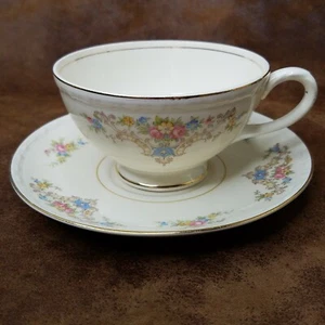 Homer Laughlin Wedgwood Eggshell Georgian D42N5 Footed Teacup Saucer Floral A - Picture 1 of 8