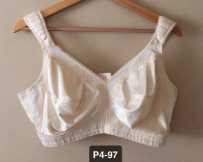 Sujetador Underscore 44C Marfil Crema Satén Encaje Acolchado Correa para el Hombro Lencería Sin Alambres Foto 1 de 4