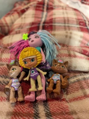 Four monster high sibling/baby dolls: Weredith, Packlyn, Sandy, and Fangelica - Image 1 of 4