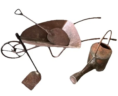 Lote de 4 figuras de jardín de hadas de metal en miniatura para latas de agua de barril de 4 ruedas Foto 1 de 4