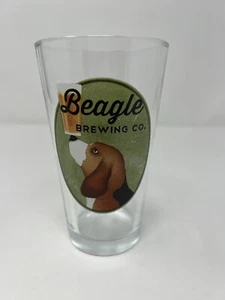 Beagle Brewing Co Pint Glass By Pier 1 Imports Beer Drinking Dog Collectible - Picture 1 of 6