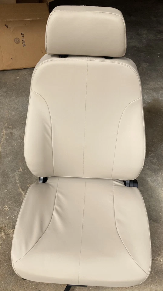 Car And Truck Seats - Image 1 of 4