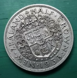 1933 King George V New Zealand silver half crown #981 - Picture 1 of 2