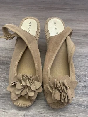 Zapatos Bandolino Mujer Talla 6.5 M Marrón Floral Cuña Gamuza Cuero Foto 1 de 4